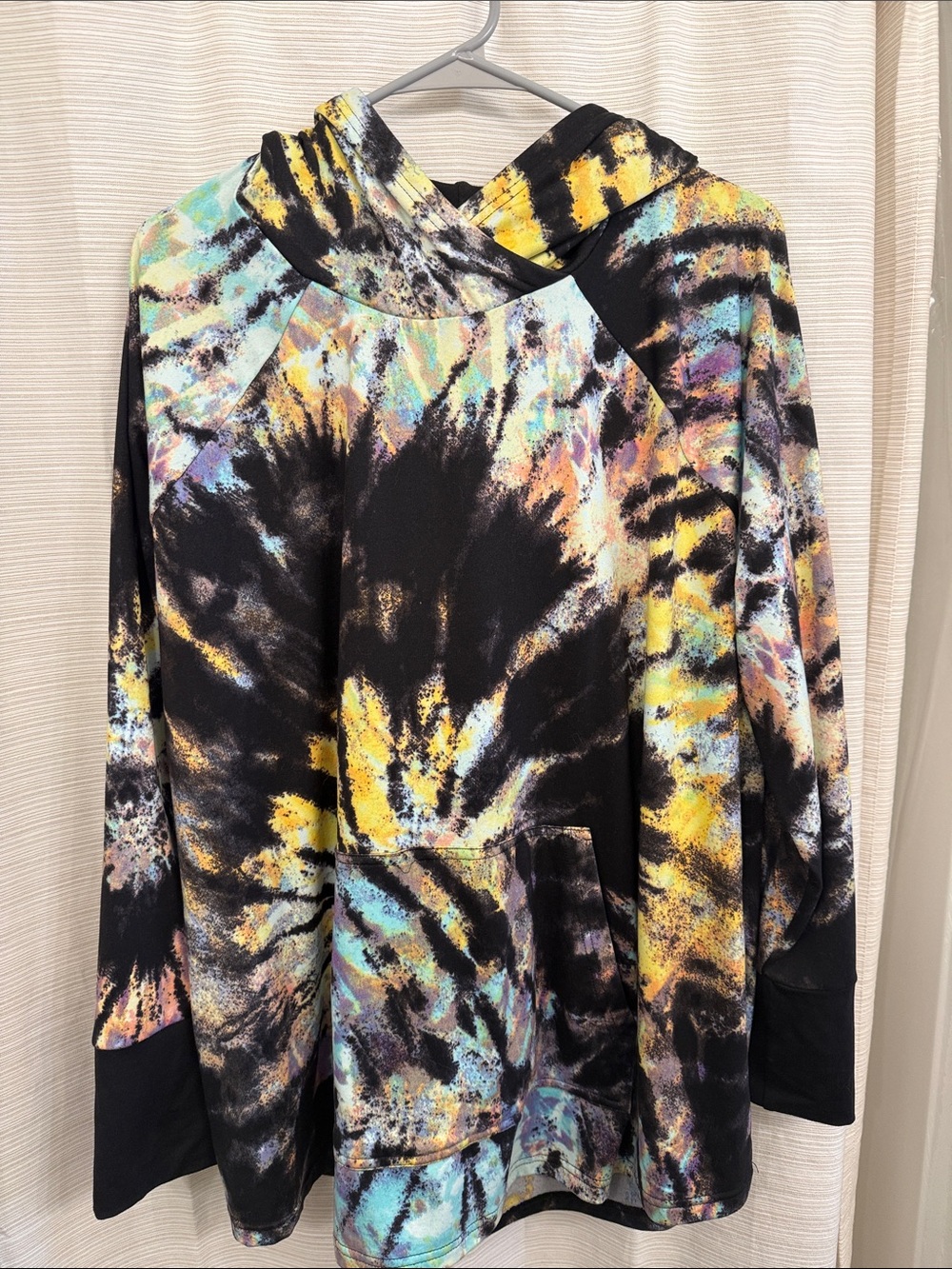 Lularoe tie dye unicorn pattern Amber hoodie 2XL like new!